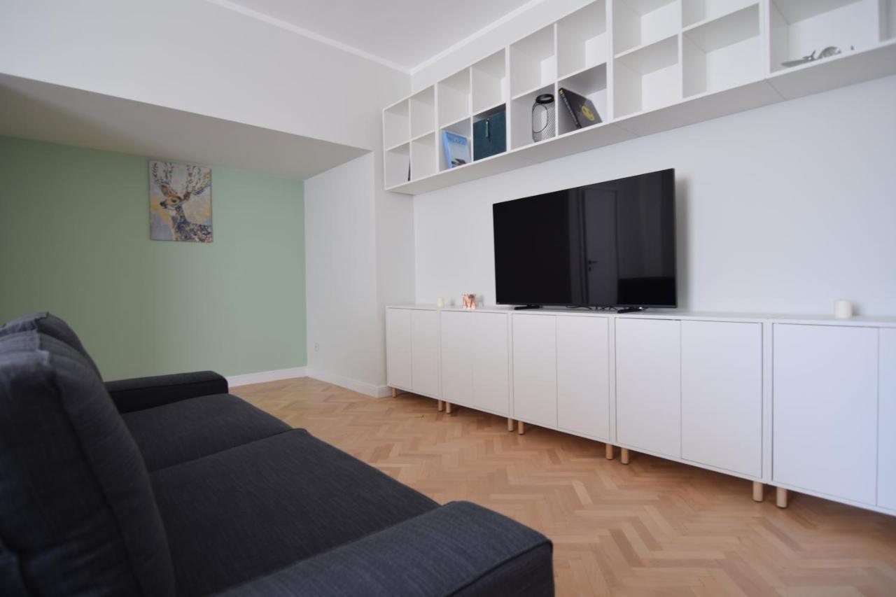 Beautiful Apartment In Old City Бухарест Екстер'єр фото