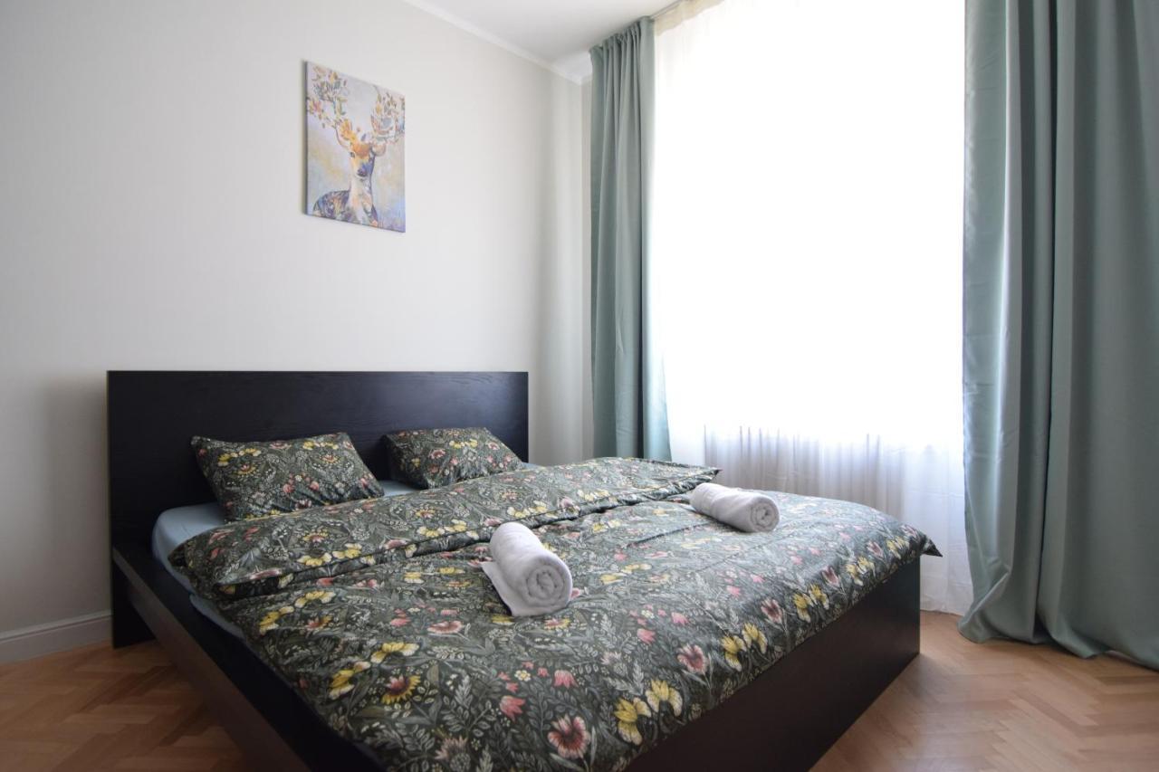 Beautiful Apartment In Old City Бухарест Екстер'єр фото