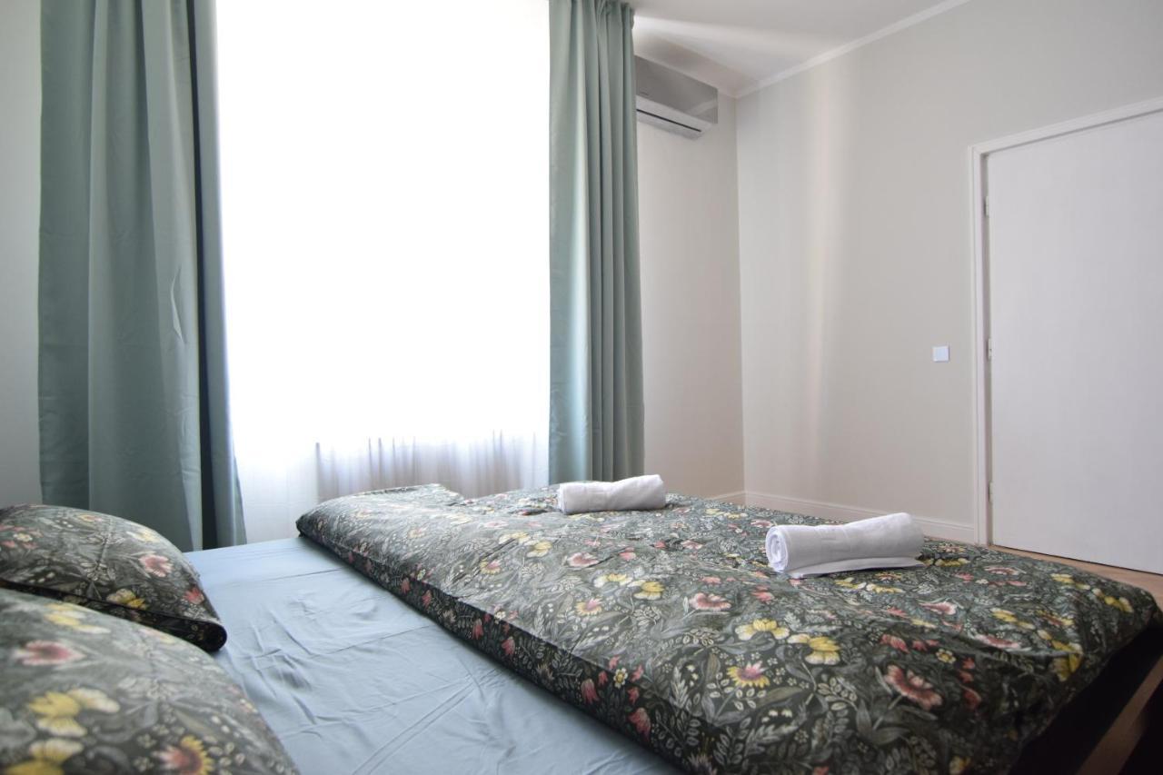 Beautiful Apartment In Old City Бухарест Екстер'єр фото