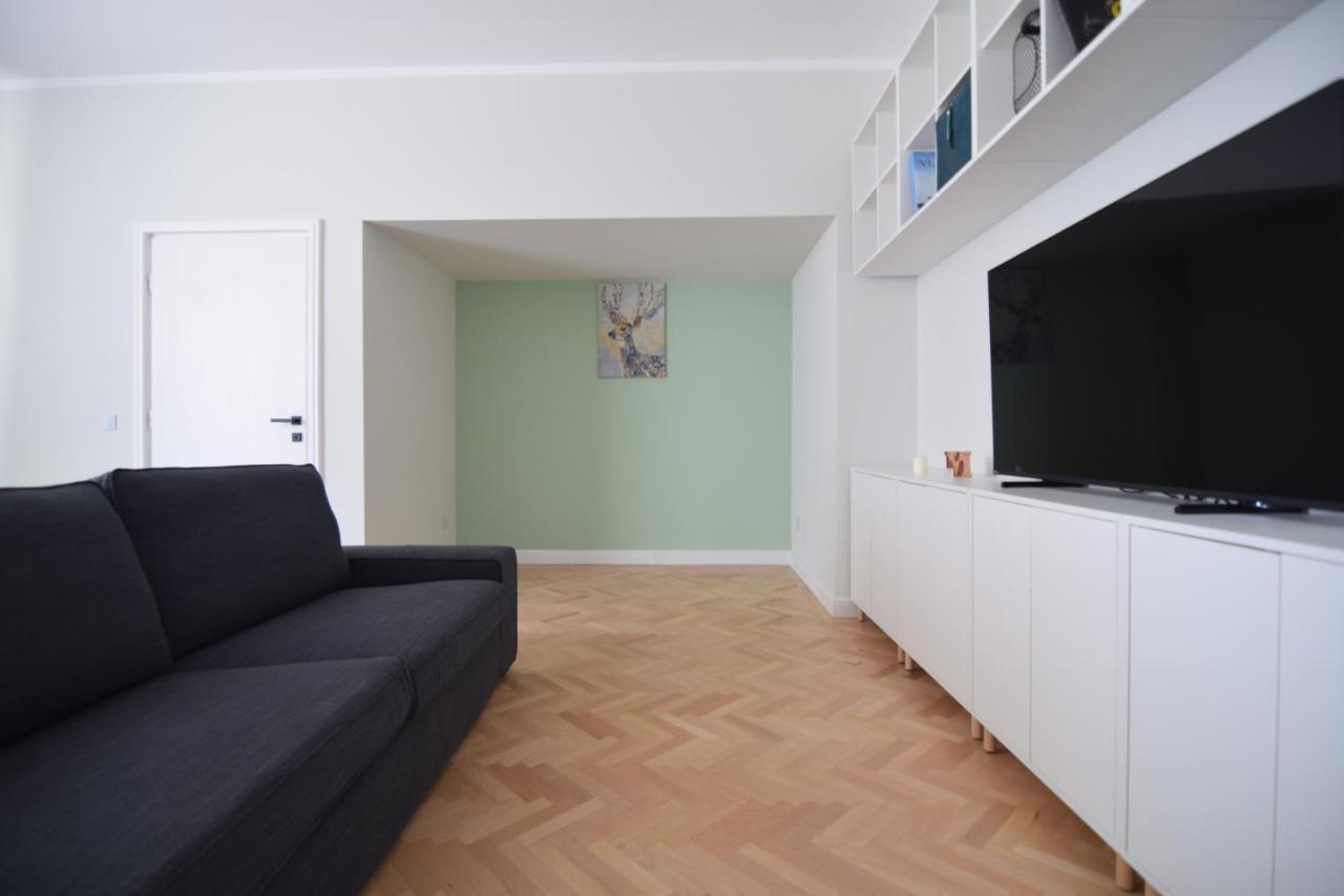 Beautiful Apartment In Old City Бухарест Екстер'єр фото